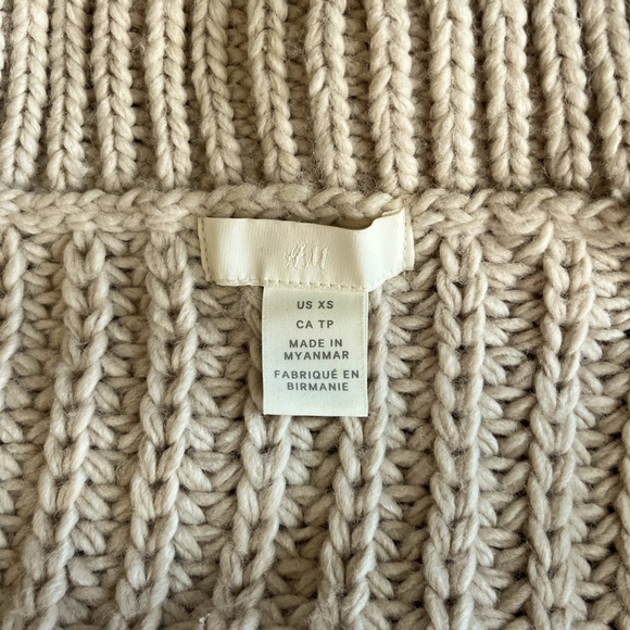 H & M Chunky-Knit Sweater Size XS Light Beige - Picture 4 of 5